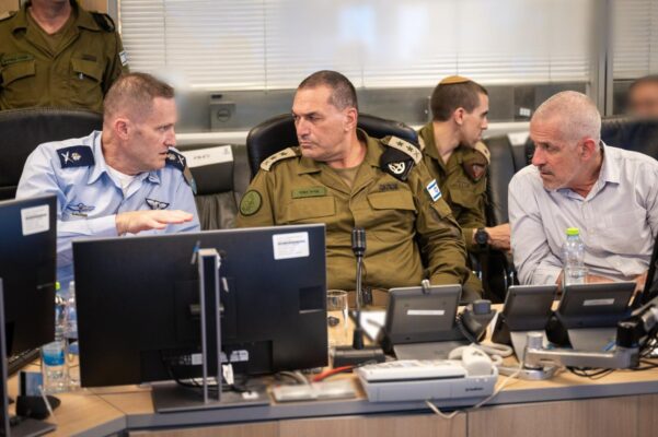 הצמרת הביטחונית בבור - קרדיט - דובר צהל