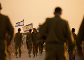חיילים