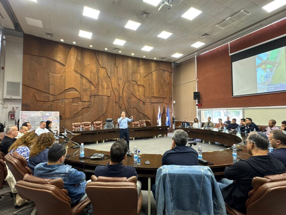 ראש העיר רוביק דנילוביץ' אירח את דנה עזריאלי