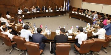 המשלחת מתוך דף הפייסבוק של רוביק דנילוביץ
